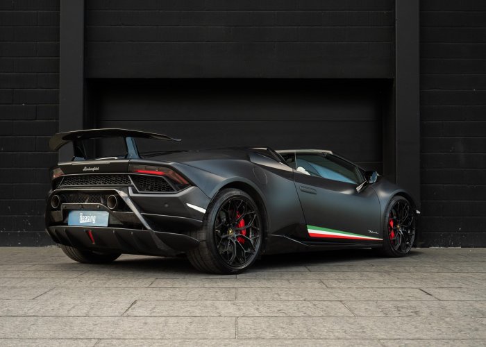 Lamborghini cabriolet